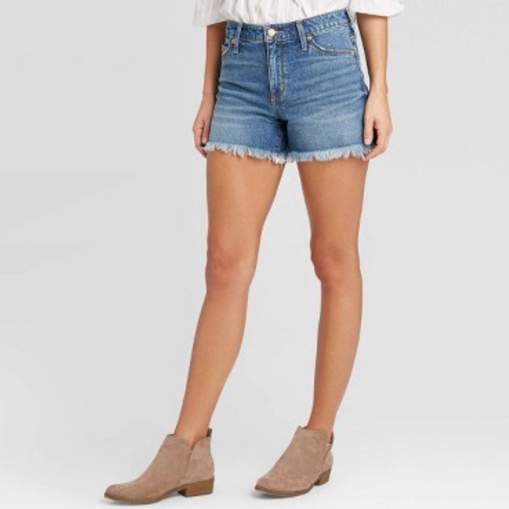 universal thread shorts